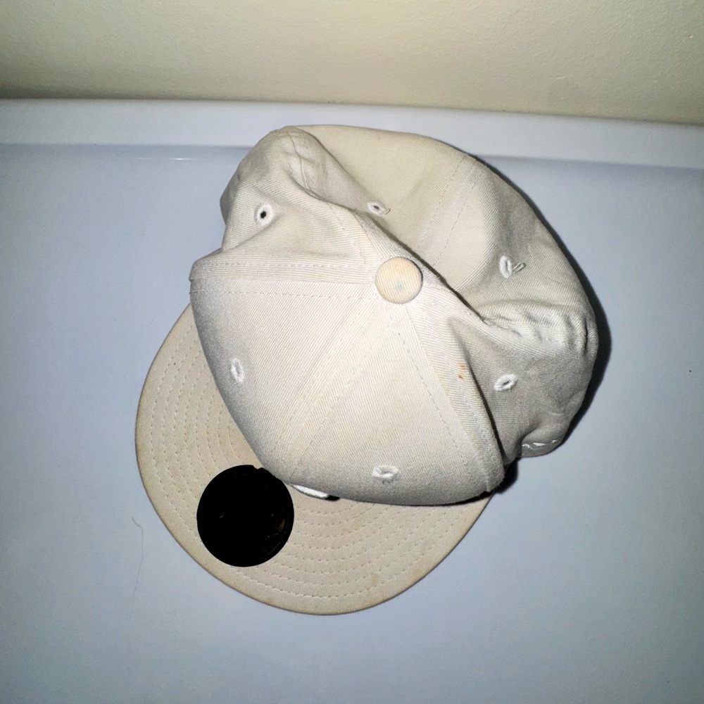 New Era White Atlanta Braves Fitted Cap 7 1/4 - Picture 4 of 6